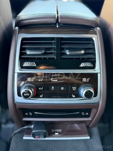 BMW 740-12