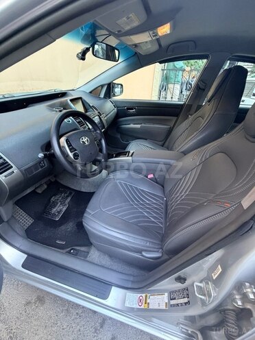 Toyota Prius-3