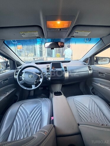 Toyota Prius-2