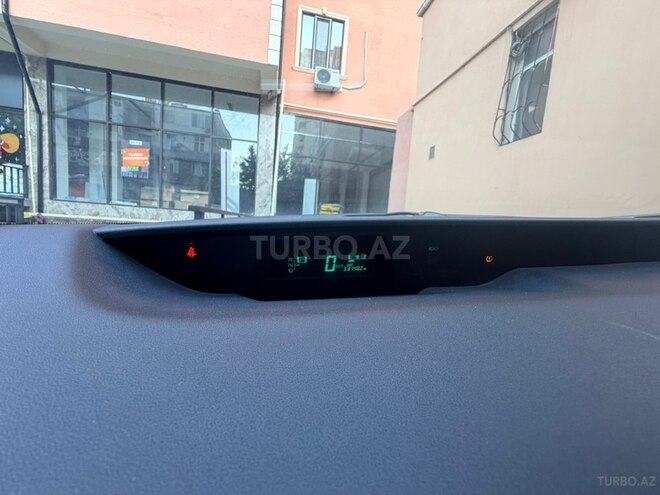 Toyota Prius-4