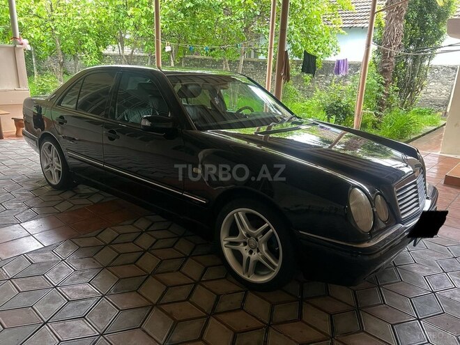 Mercedes E 200-5