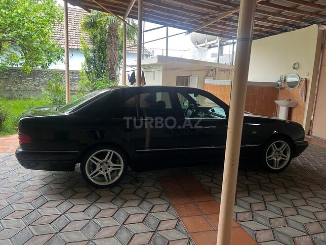 Mercedes E 200-8