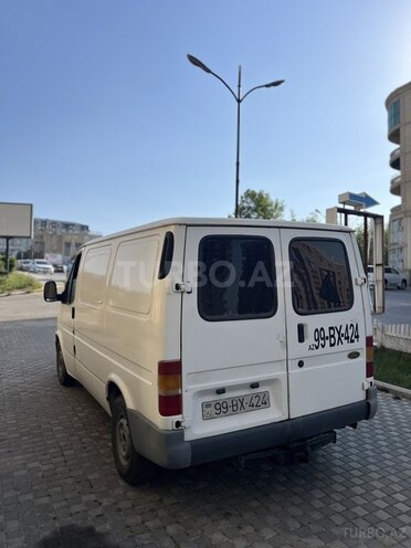 Ford Transit-3