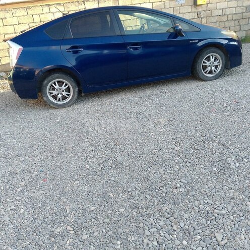 Toyota Prius-2
