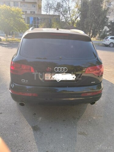 Audi Q7-2