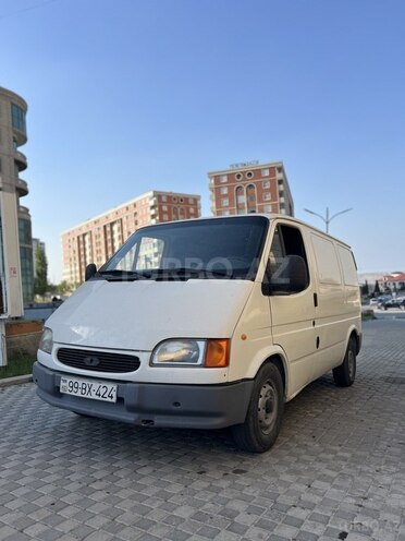 Ford Transit-5