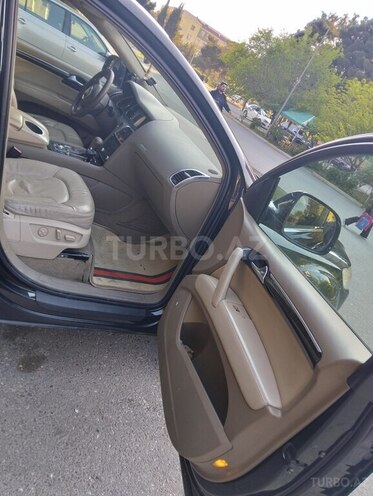 Audi Q7-5
