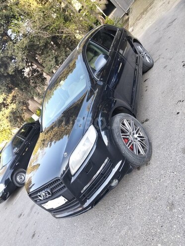 Audi Q7-7
