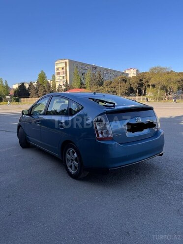 Toyota Prius-4