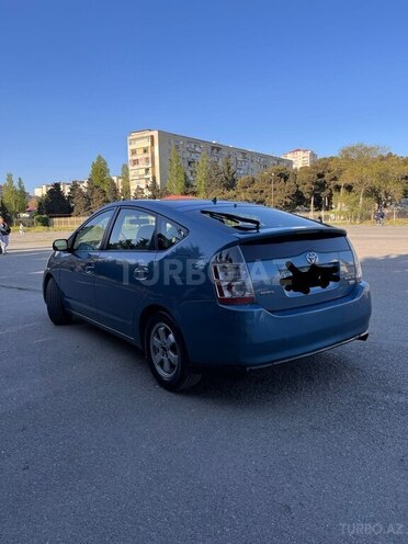 Toyota Prius-5