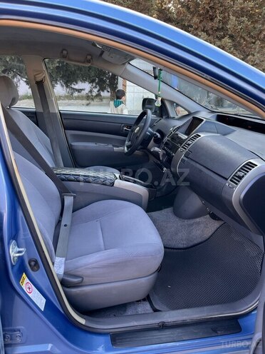 Toyota Prius-8
