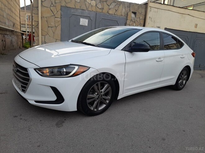 Hyundai Elantra-3