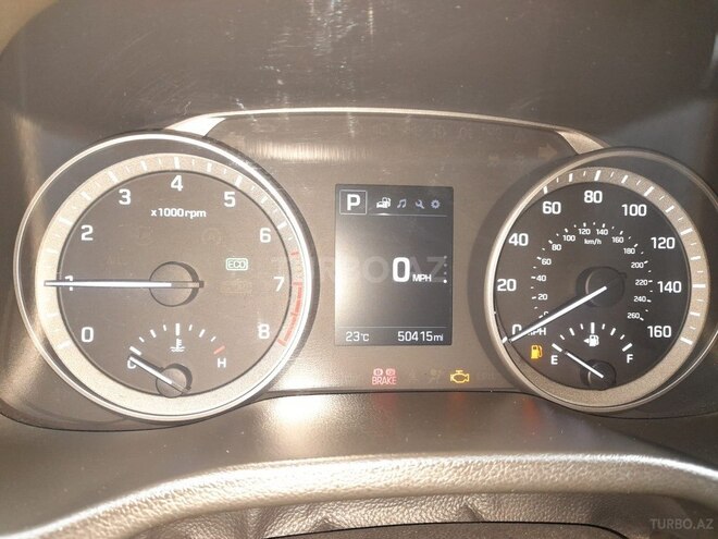 Hyundai Elantra-11