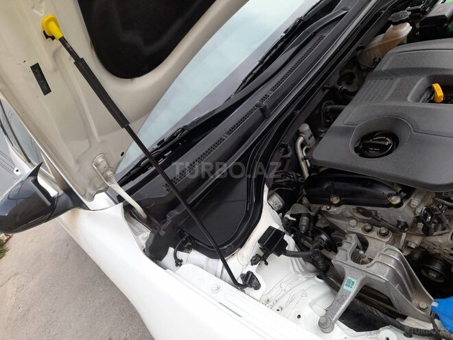 Hyundai Elantra-12