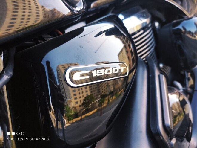 Suzuki Intruder-4