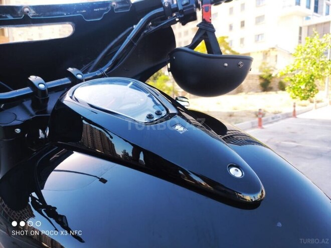 Suzuki Intruder-2