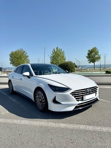 Hyundai Sonata-4