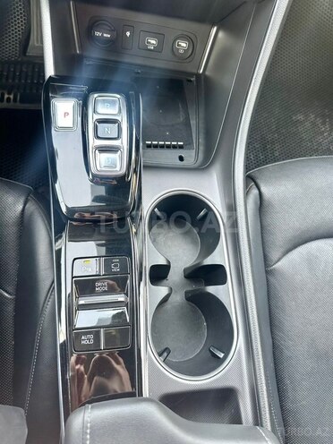 Hyundai Sonata-12