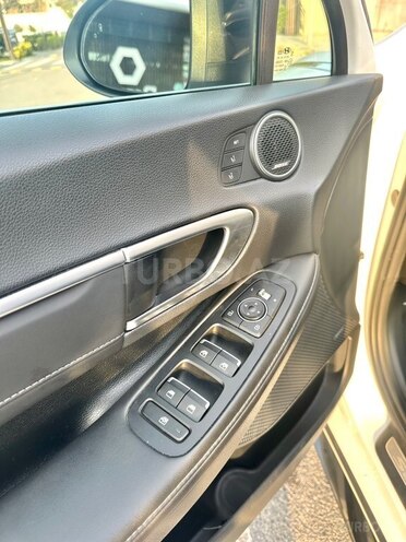 Hyundai Sonata-11
