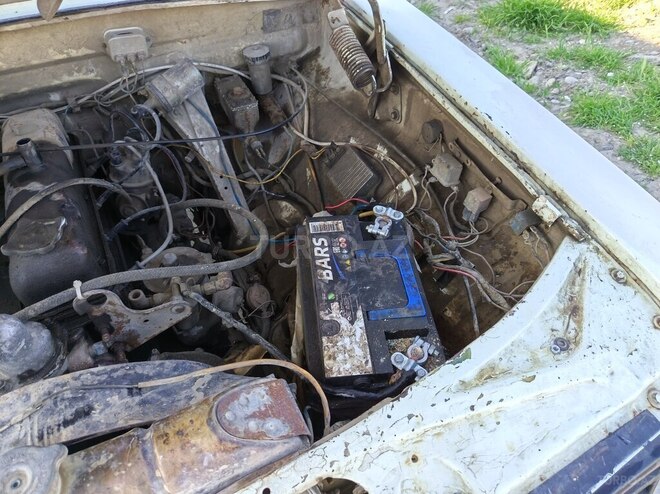 GAZ 24 "Volga"-13