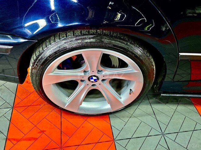 BMW 525-9