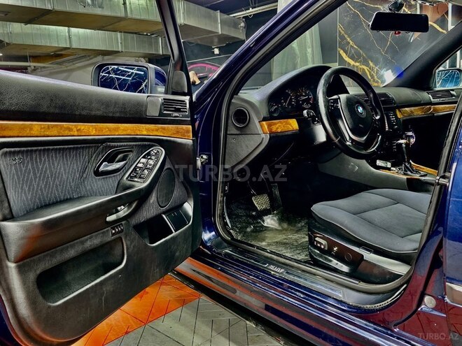 BMW 525-7