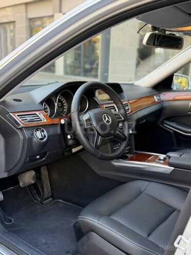 Mercedes E 200 2013, 220,097 km - 2.1 l - Bakı