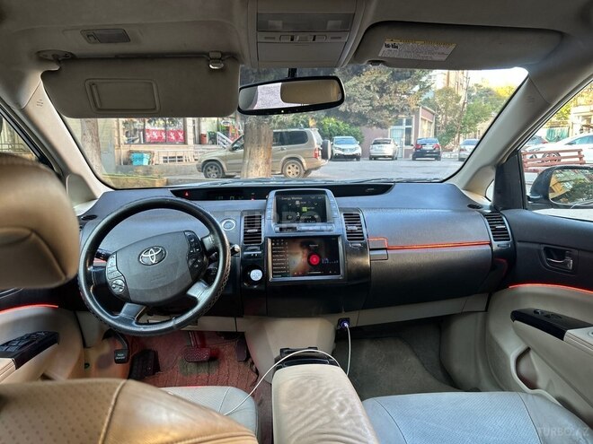 Toyota Prius-11