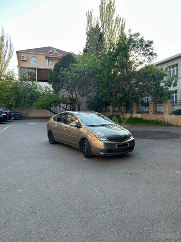 Toyota Prius-3