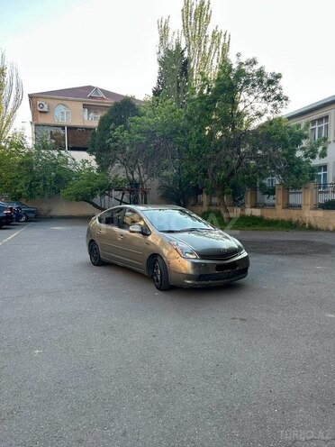 Toyota Prius-2