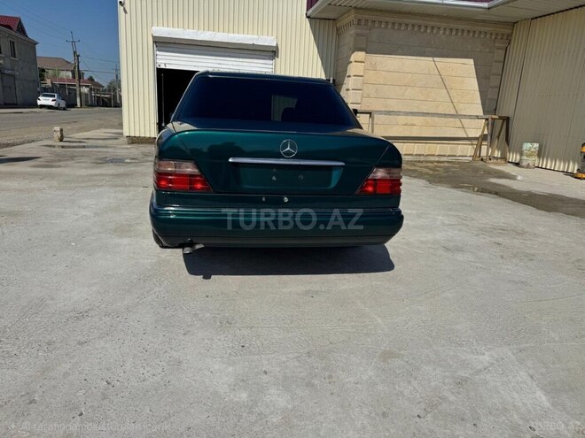 Mercedes 220 E-3