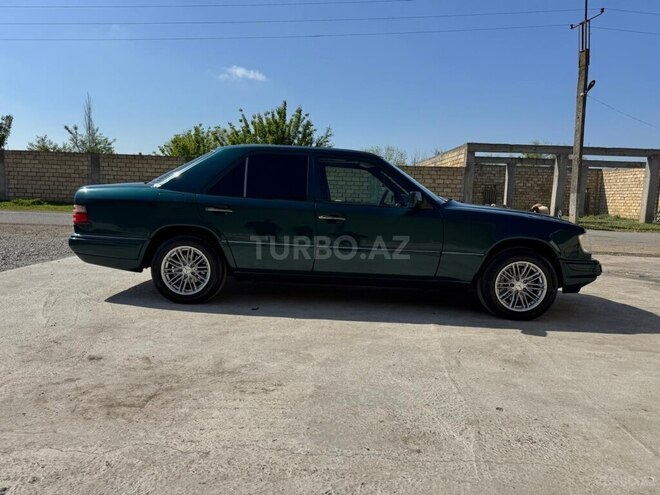 Mercedes 220 E-4