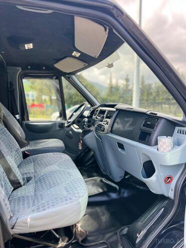Ford Transit-18