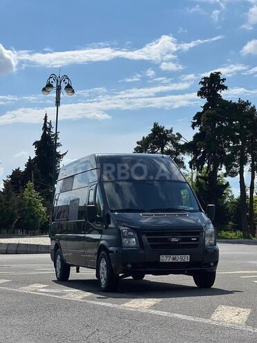Ford Transit-10