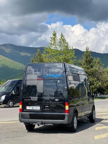 Ford Transit-13