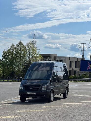 Ford Transit-8