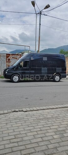 Ford Transit-7