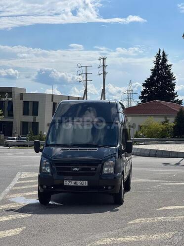 Ford Transit-9