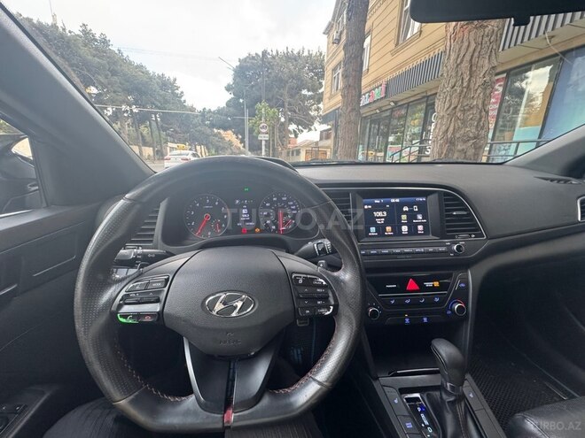 Hyundai Elantra-4