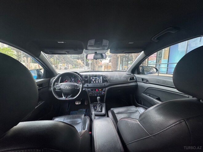 Hyundai Elantra-5