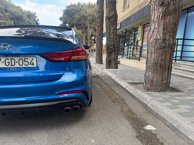 Hyundai Elantra-10