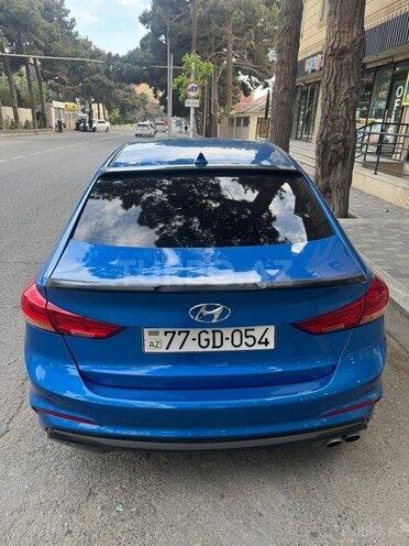 Hyundai Elantra-8