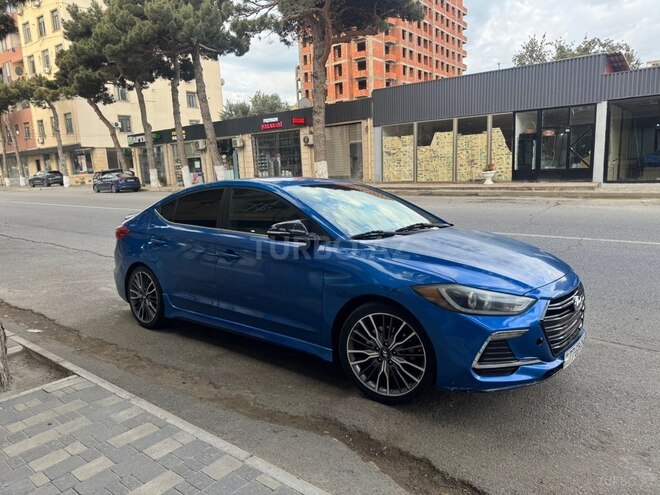 Hyundai Elantra-12