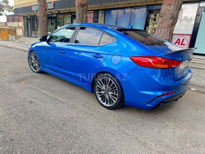 Hyundai Elantra-18