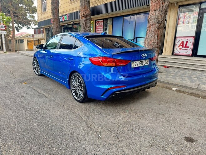 Hyundai Elantra-19