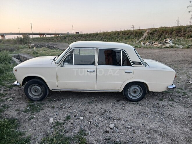 LADA (VAZ) 21011-2