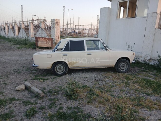 LADA (VAZ) 21011-4