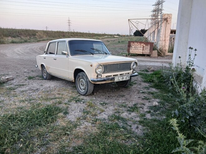 LADA (VAZ) 21011-1