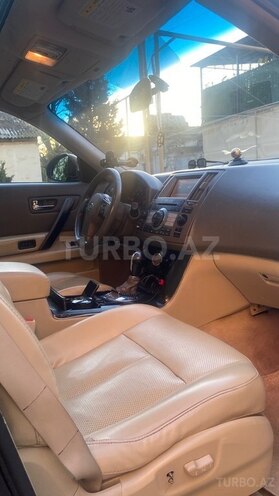 Infiniti FX35-17