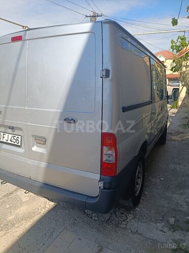 Ford Transit-5